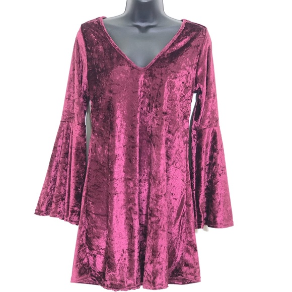 Boohoo Dresses & Skirts - Boohoo Bell Sleeve Velvet 90s Dress